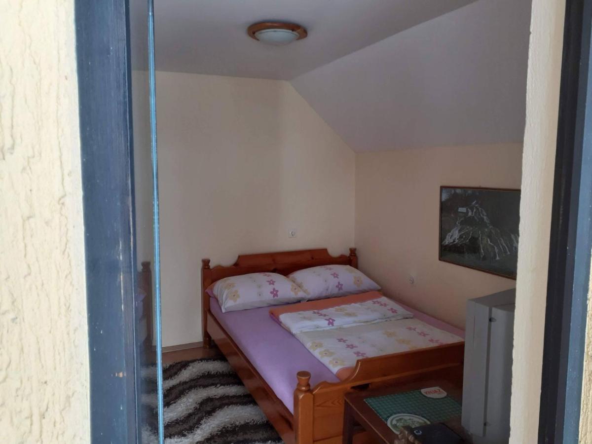 Ferienwohnung Smjestaj Na Selu,Porodica Gvozdenac Sipovo Exterior foto