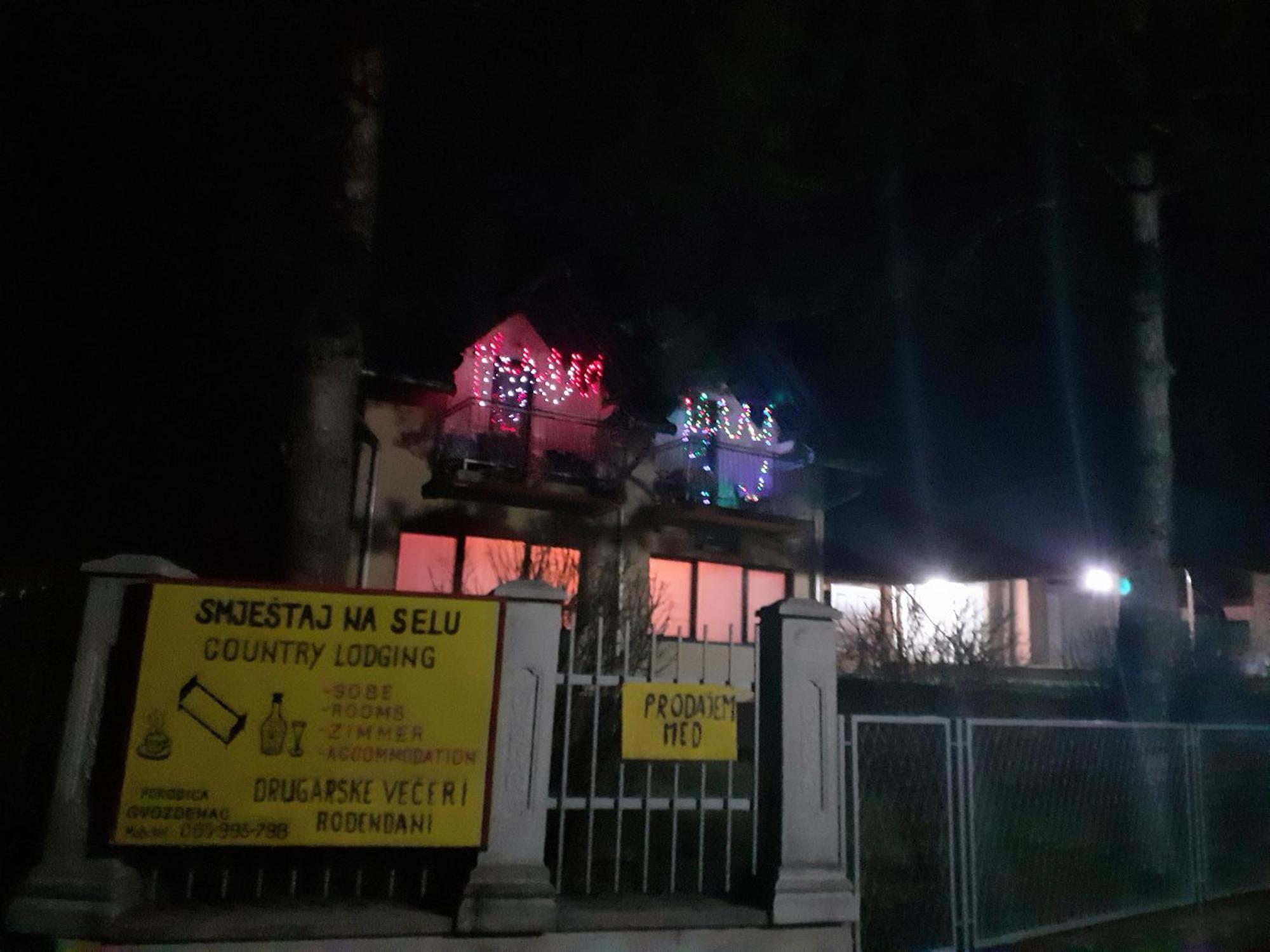 Ferienwohnung Smjestaj Na Selu,Porodica Gvozdenac Sipovo Exterior foto